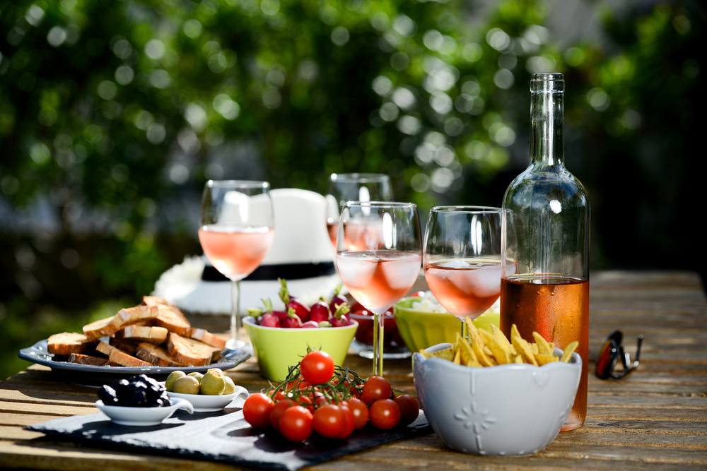 Guia completo do Vinho Rosé: uvas, produção e harmonização ideal